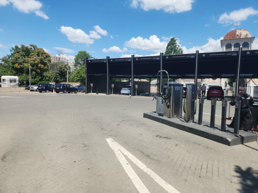 Două amenzi pentru aceeași neregulă, la aproape un an distanță. O spălătorie auto din București a fost sancționată cu 50.000 de lei