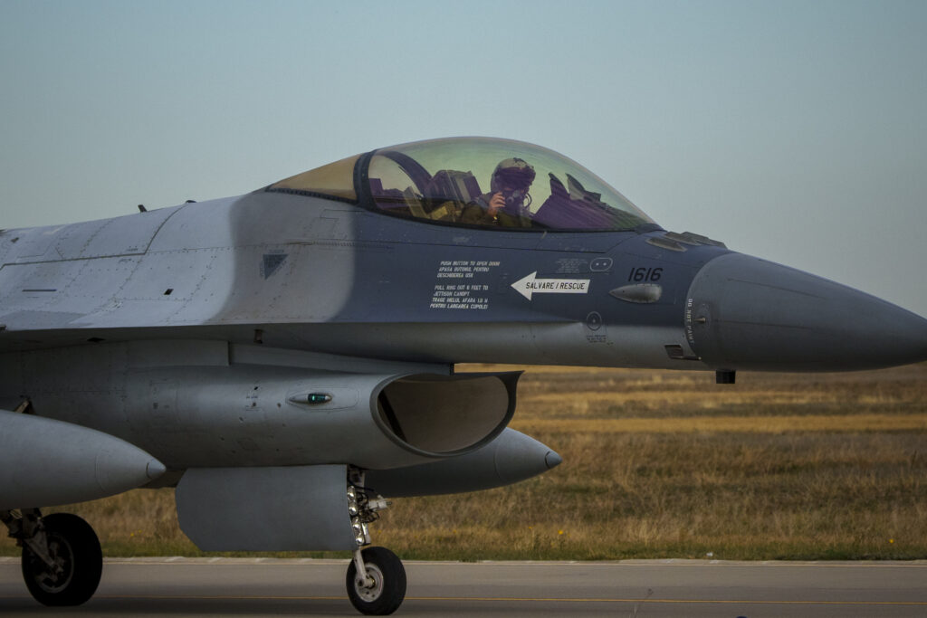 Presa internațională, despre drona doborâtă de un F-16 românesc: O premieră pentru România și un nou semnal al tensiunilor de la granița NATO