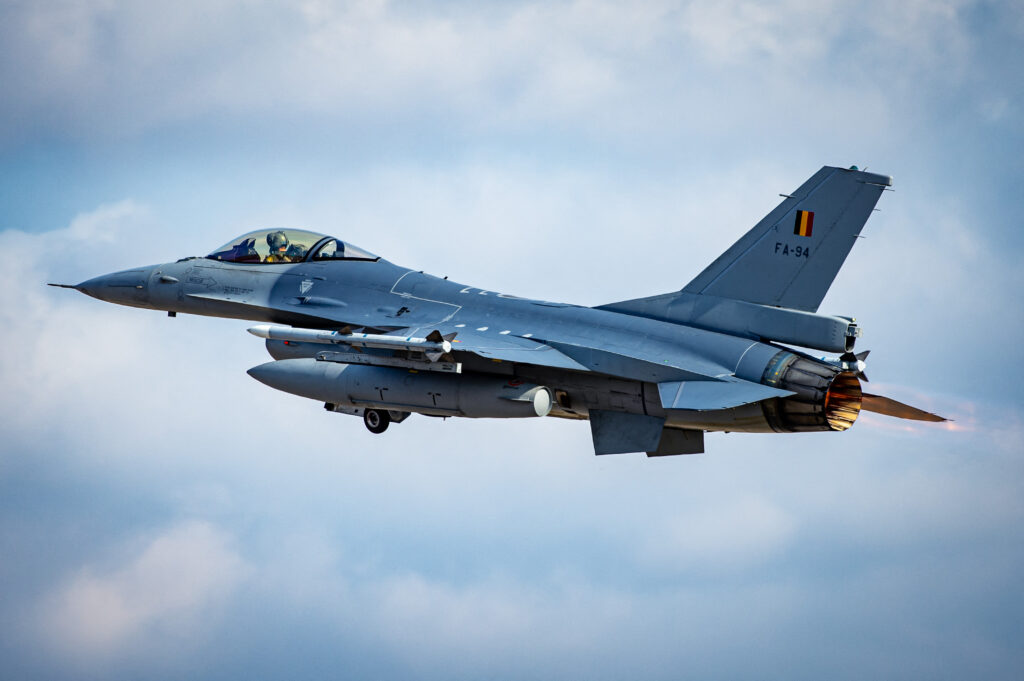 Șeful Statului Major al Apărării, despre piloții români care au doborât drona: „Sunt minunați. Mi-aș dori să am în toată flota aeriană oameni ca ei”