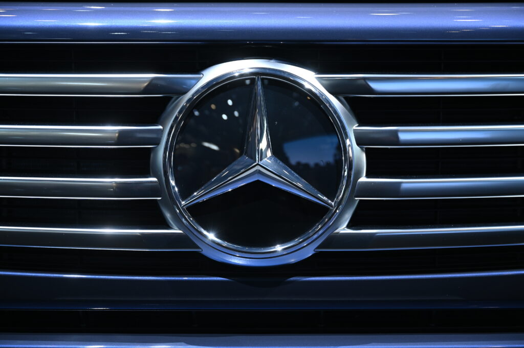 Mercedes-Benz riscă să nu-și mai poată vinde mașinile în SUA din cauza unor acționari din China