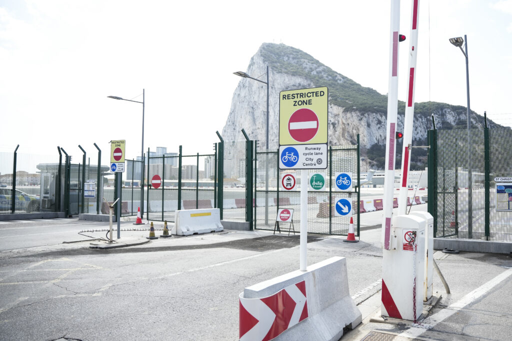 "Europa s-a întors": mii de oameni trec fără controale între Spania și Gibraltar