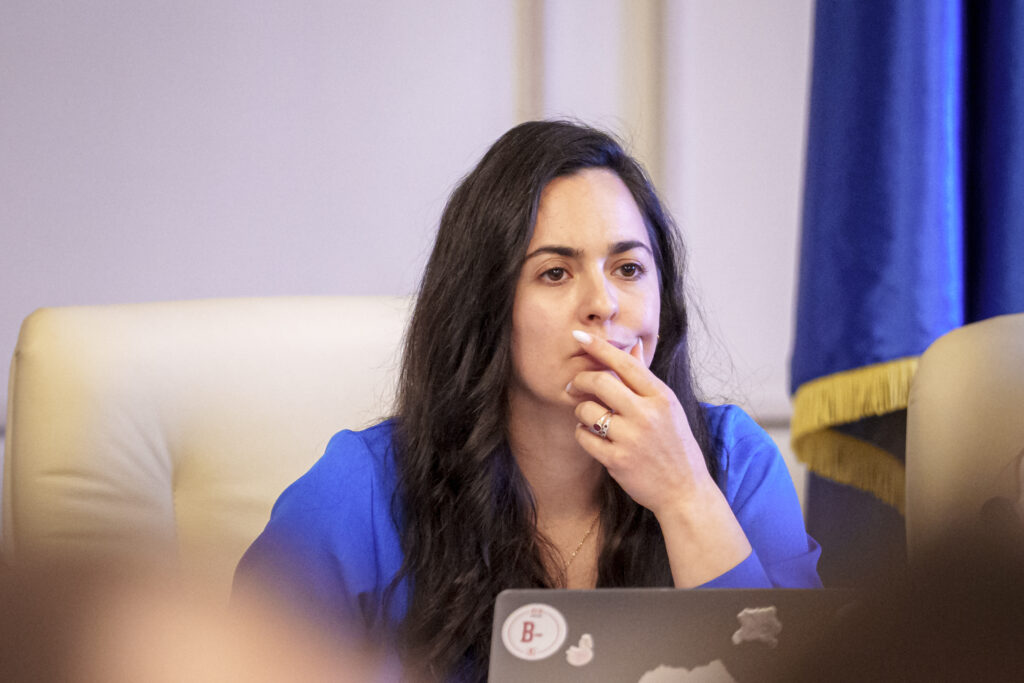 USR a depus un denunț penal pentru introducerea „pe sub mână” a unui amendament la legea integrității