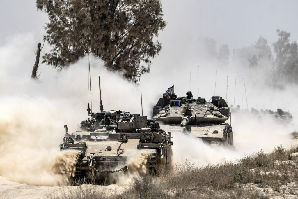 Forțele israeliene au lansat un atac asupra unei secții de poliție din Gaza. Opt persoane au murit