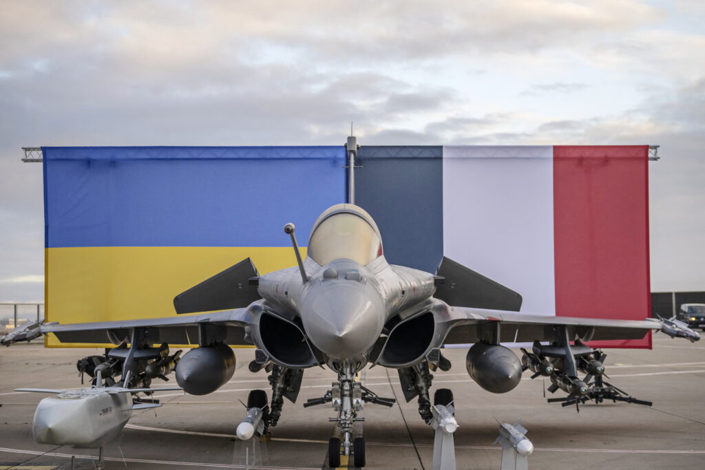 Ucraina va cumpăra avioane de vânătoare franceze Rafale și sisteme de apărare aeriană în cadrul unui acord cu Parisul