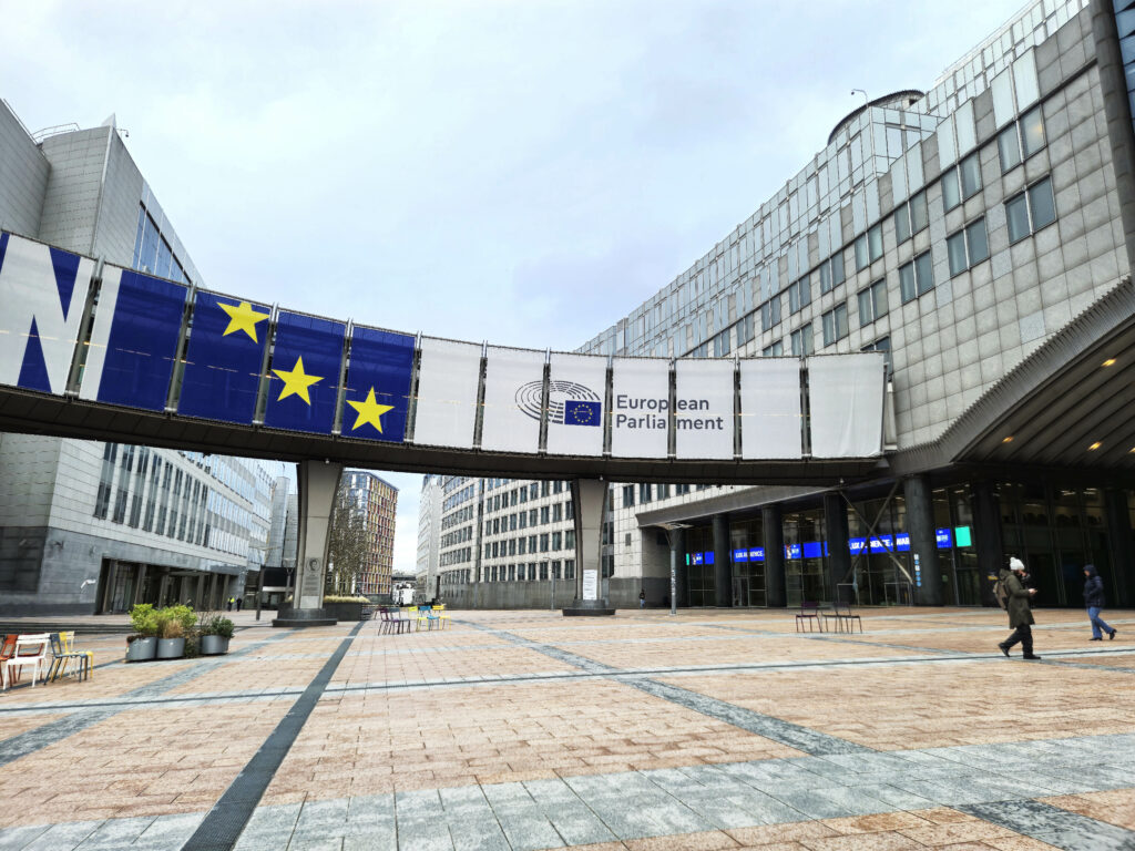 Scandal de spionaj la Bruxelles. O rețea maghiară a vizat oficiali ai Uniunii Europene