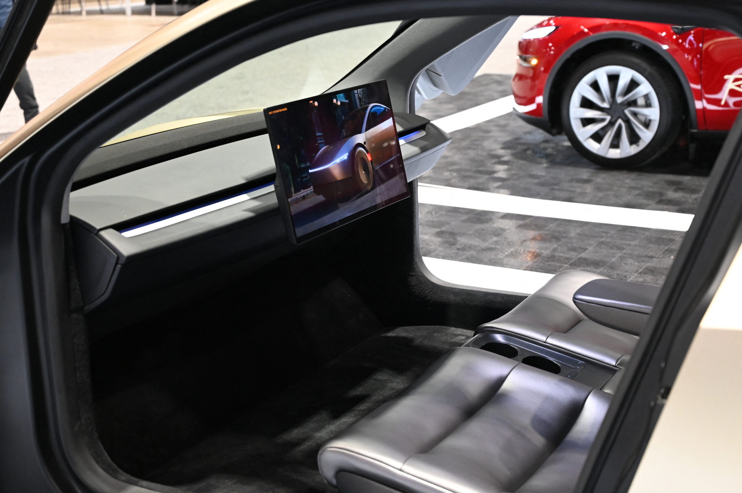Franța refuză autorizarea sistemului Tesla FSD