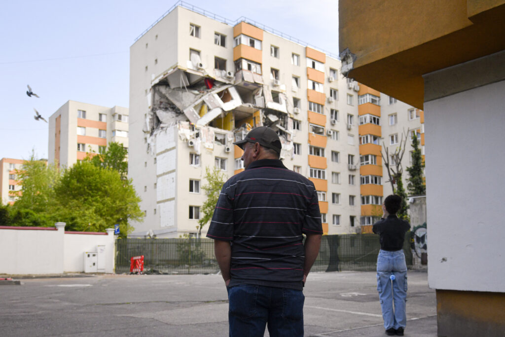 Explozia din Rahova. Lucrările de punere în siguranță a blocului încep săptămâna aceasta. Când vor putea intra locatarii în apartamente