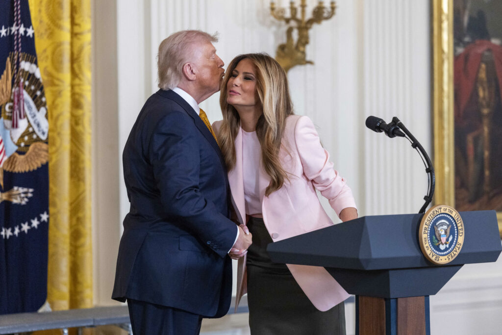 Donald Trump a încasat peste 10 milioane de dolari de la Amazon pentru documentarul „Melania”. Dezvăluirea din declarația oficială de avere