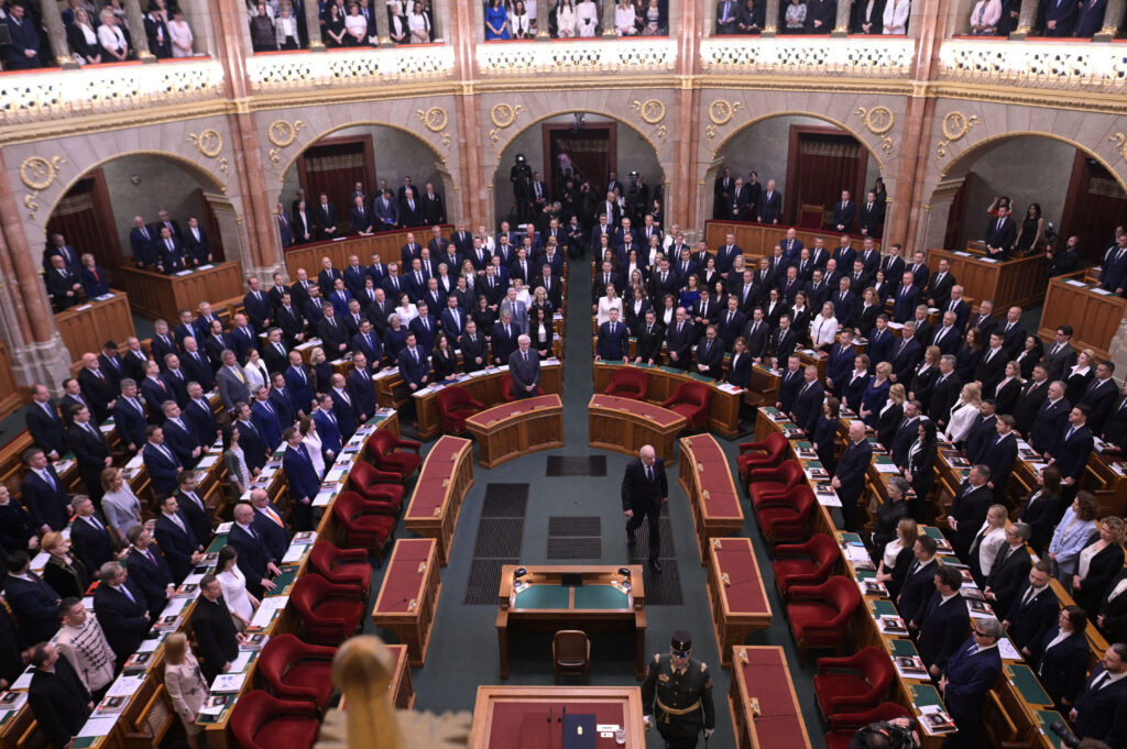 Parlamentul Ungariei se pregătește să modifice Constituția, pentru a scurta mandatul președintelui