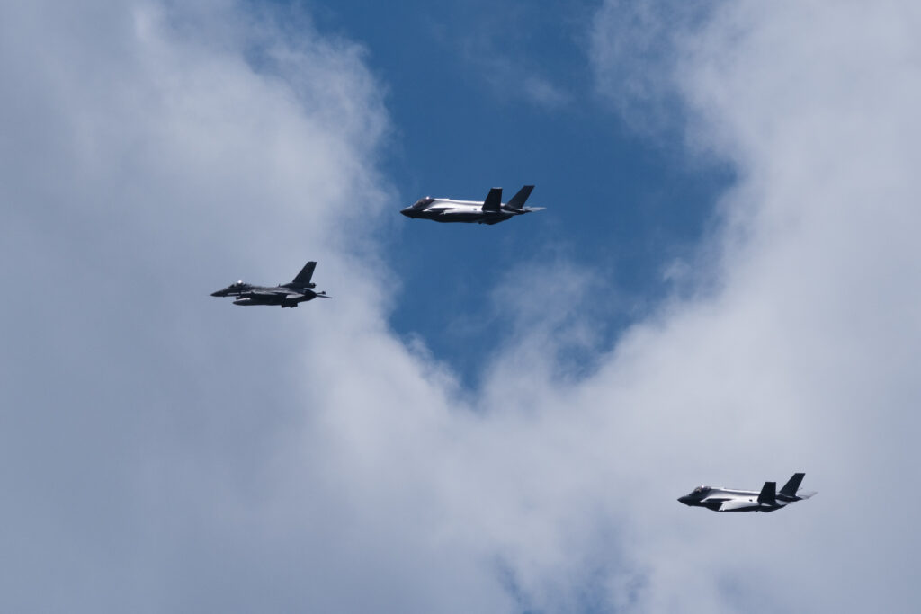 Marea Britanie a interceptat două avioane rusești în timpul unei misiuni NATO în Marea Norvegiei