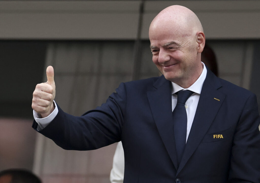 Gianni Infantino îi ia apărarea lui Kylian Mbappé, după ce starul francez a fost ținta unui atac rasist al unei senatoare din Paraguay