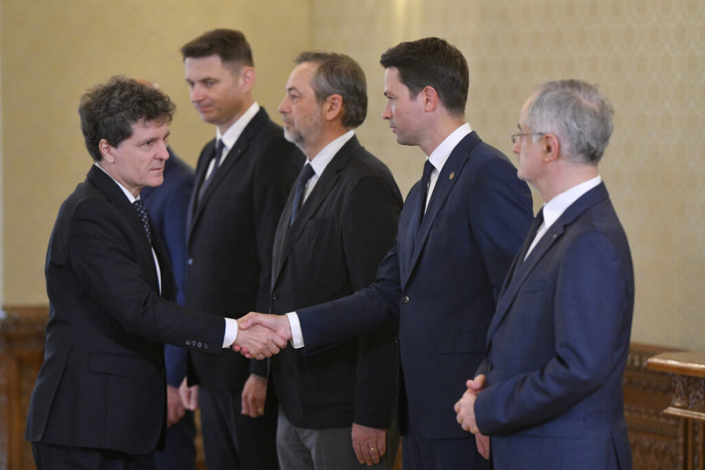 Robert Sighiartău despre criza politică: AUR este supralicitat în sondaje. PSD se teme de anticipate