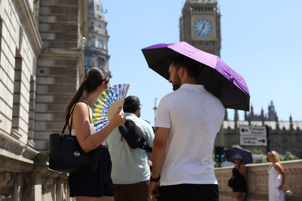 Canicula închide școli în Marea Britanie. Peste 1.000 de unități au suspendat cursurile, iar experții avertizează că infrastructura nu mai face față