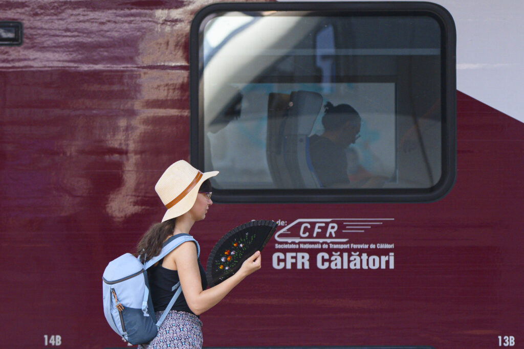 Electric Castle 2026: CFR Călători introduce opriri suplimentare la Bonțida pentru participanții la festival