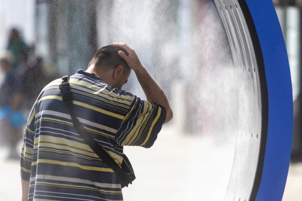 Canicula se extinde în București până luni. ANM anunță temperaturi de până la 35 de grade și averse