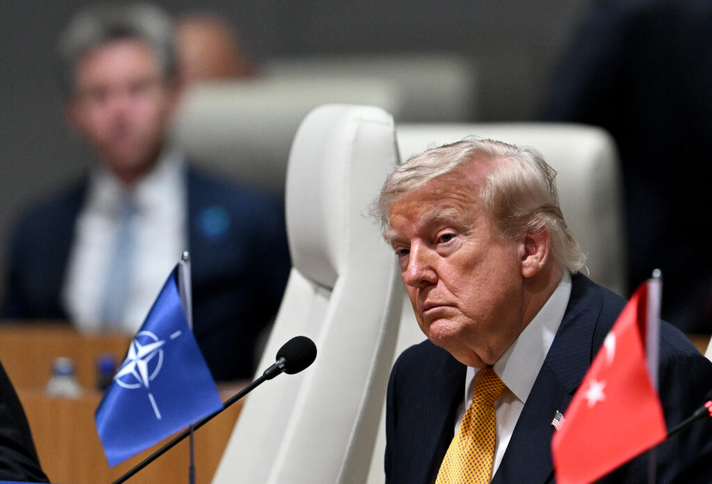 Statele NATO din Europa de Est se dau bine pe lângă Trump. I-au pregătit liderului SUA o oferă financiară