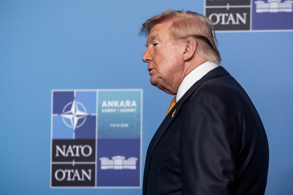„Starea lui de spirit s-a schimbat”. Atitudinea lui Trump la summitul NATO: Critic la început, ton schimbat în spatele ușilor închise