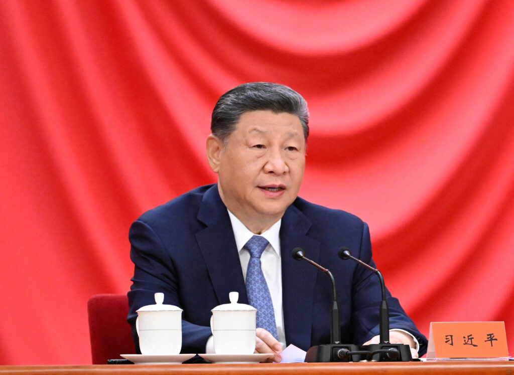 China vrea să conducă lumea în era AI. Planul prezentat de Xi Jinping la Shanghai