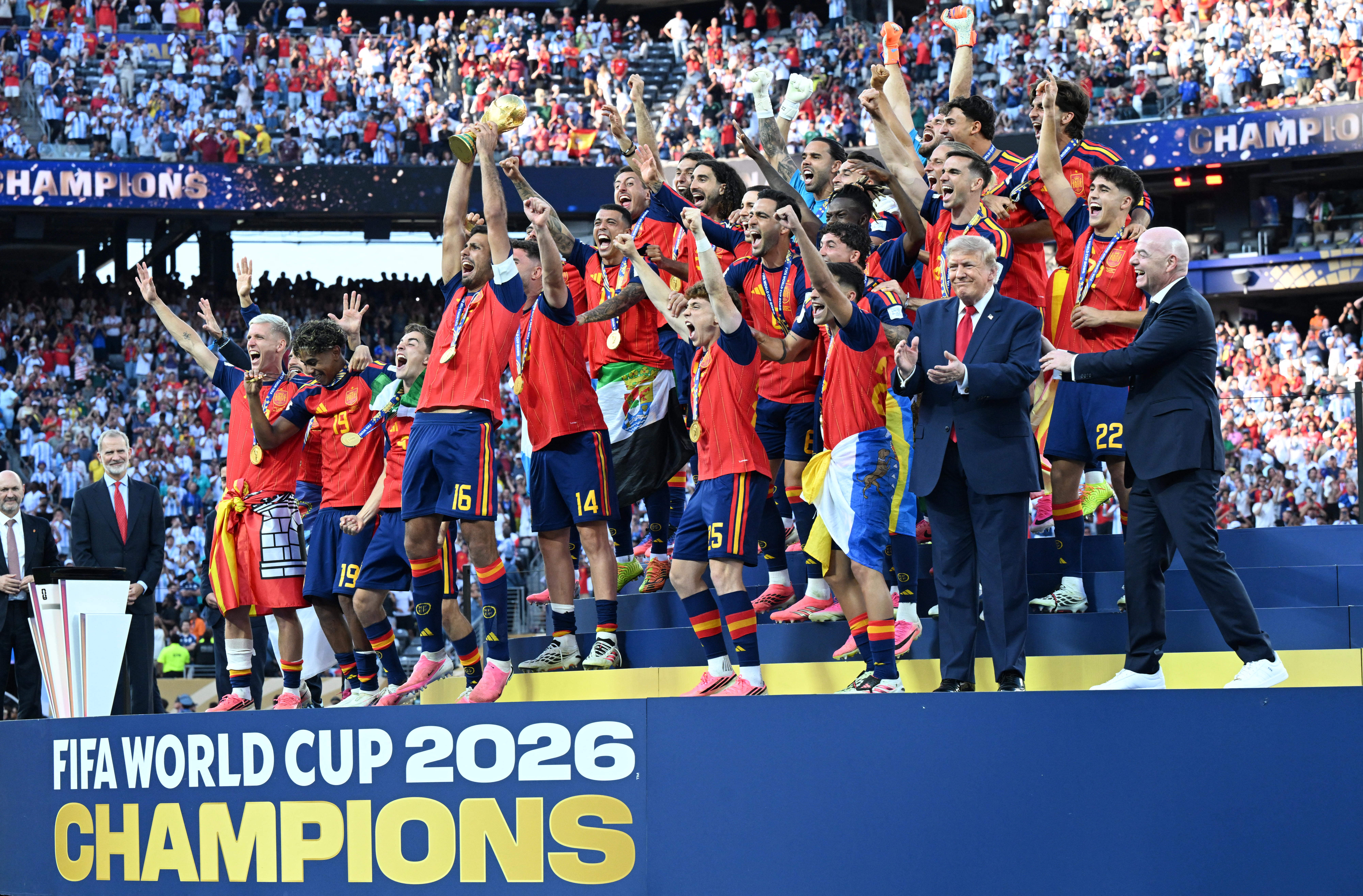 Echipa Spaniei sărbătorește cucerirea titlului mondial