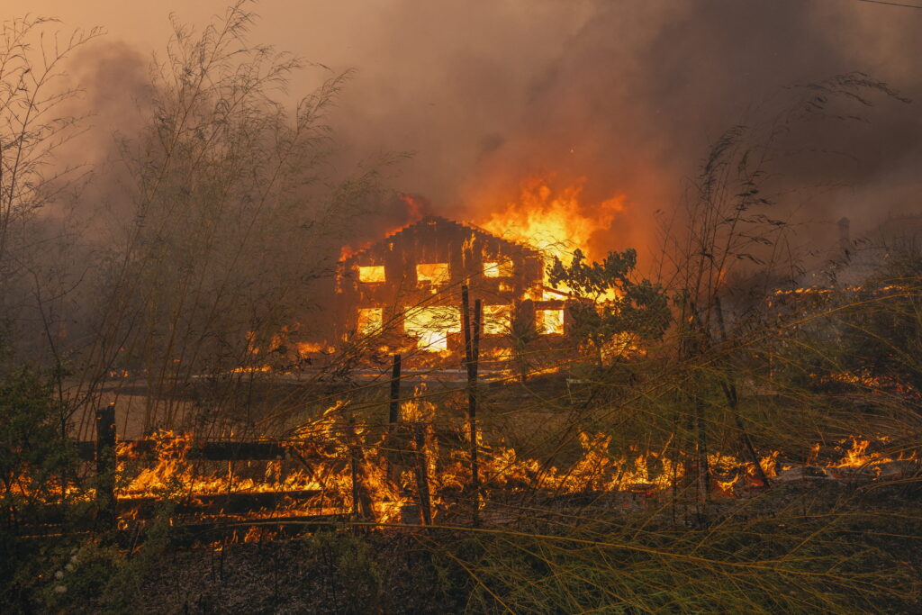 Spania și Franța se pregătesc pentru un nou val de căldură, în timp ce incendiile de vegetație fac ravagii
