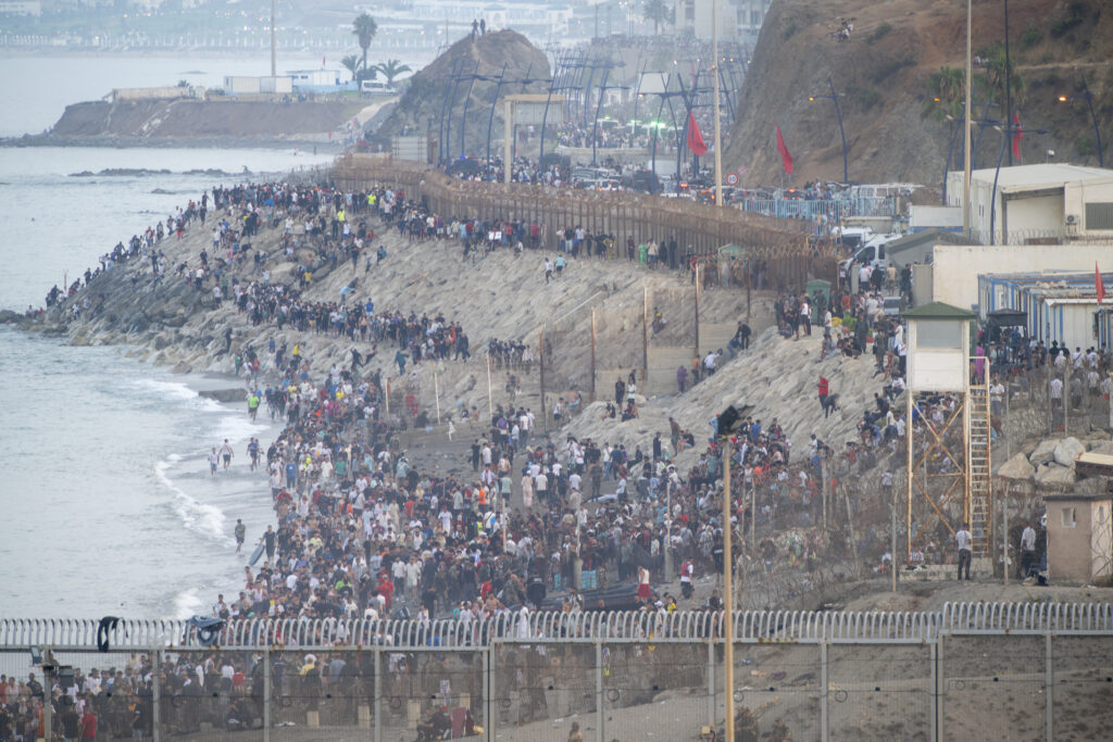 UE a convocat o reuniune de urgență a miniștrilor de interne pe tema crizei migranților din Ceuta