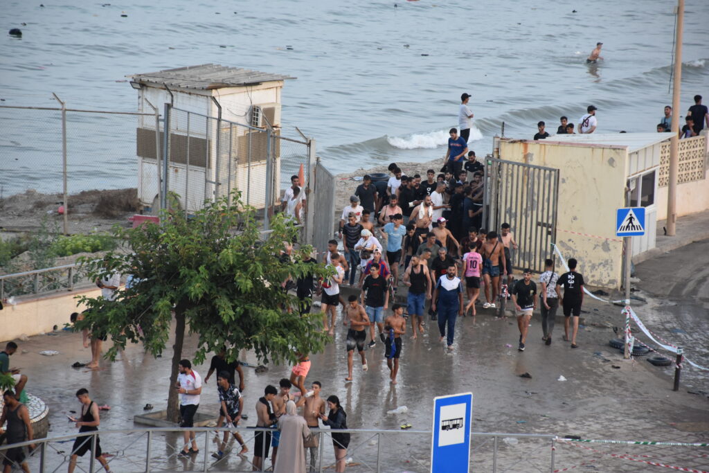 Procurorii marocani acuză 25 de persoane de infracțiuni legate de migrația ilegală în Ceuta
