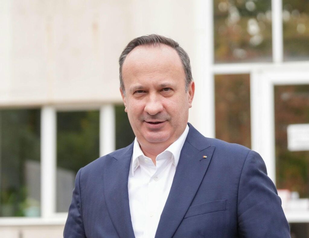 Disputa PSD–PNL continuă pe Facebook. Adrian Câciu, despre Siegfried Mureșan: „Ești un veșnic propus, niciodată ajuns”