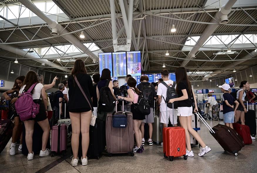Șeful aeroporturilor din Grecia cere schimbarea controalelor biometrice la frontierele UE: „Sunt neplăcute și periculoase”