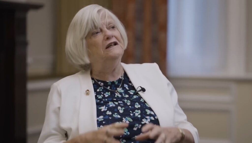 Poliția britanică: noi dovezi arată că Ann Widdecombe a fost victima unui atac țintit