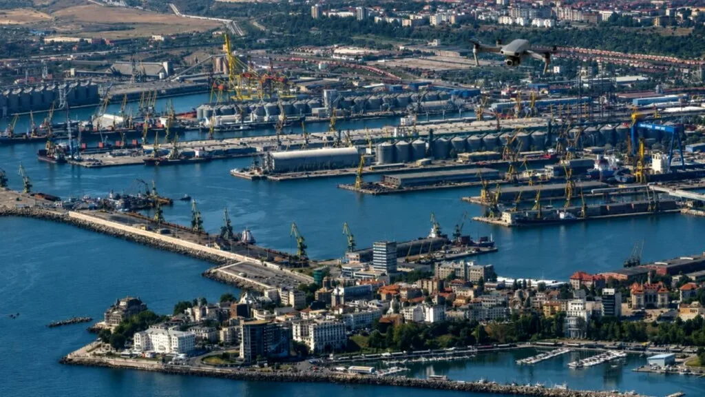 Alertă cu bombă în Portul Constanța. Personal evacuat