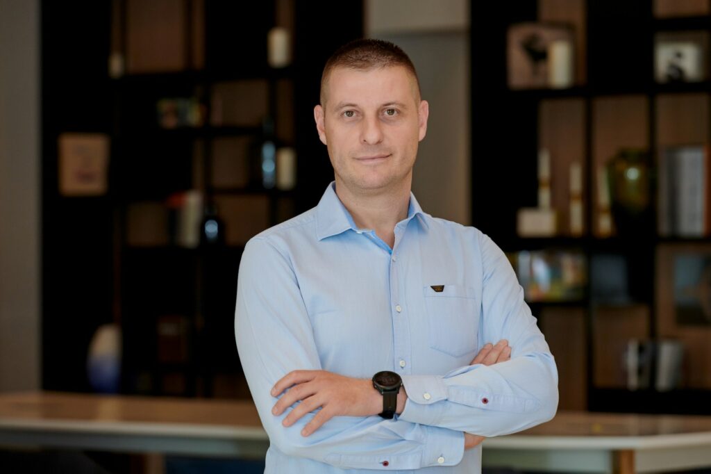 MerchantPro Compass: Piața de eCommerce stagnează ca volum de comenzi în primele 6 luni din 2026. Verticalele, evoluție divergentă, de la +42% la -20%