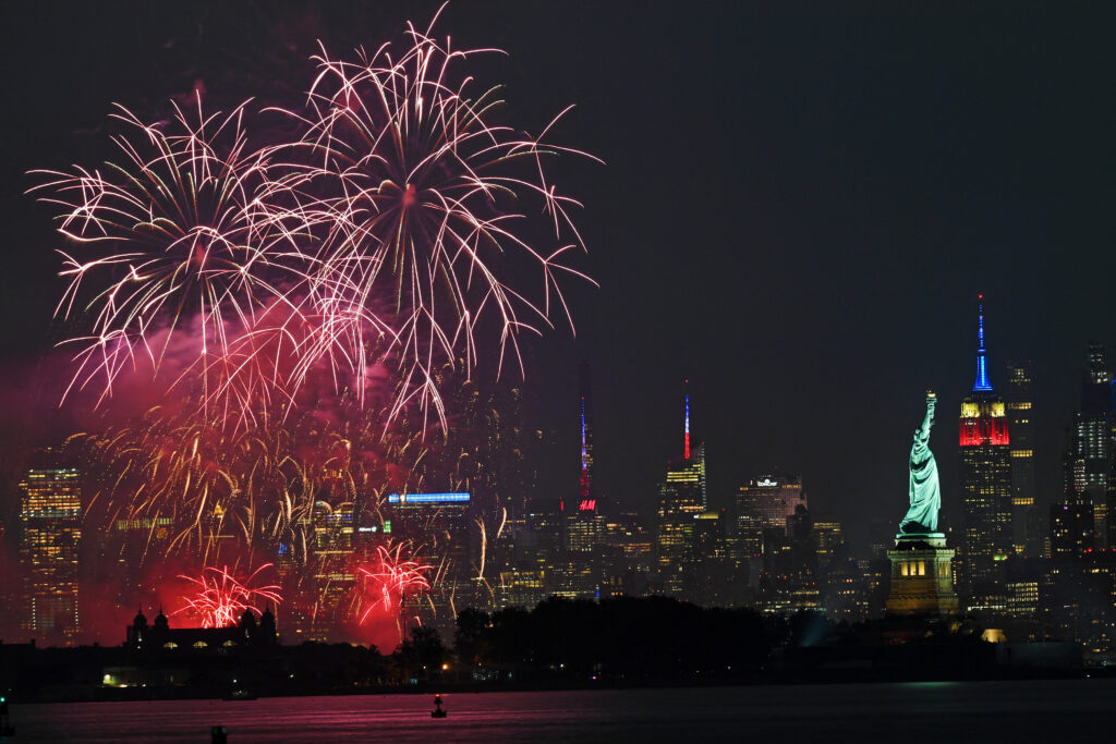 Spectacol total pe cerul Americii. Cele mai impresionante focuri de artificii programate de 4 Iulie