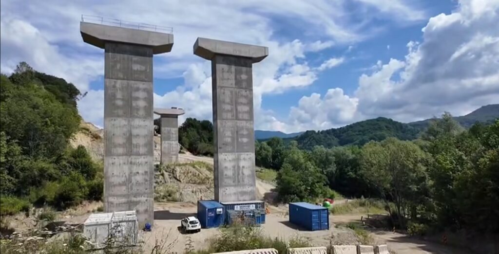 Autostrada Sibiu-Pitești: Ce se construiește acum pe cel mai dificil tronson al A1