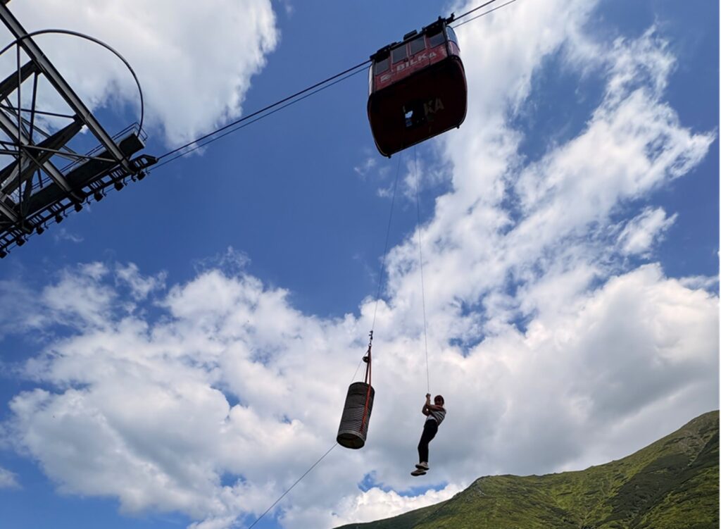 18 turiști au rămas blocați la telecabina din Bâlea. Salvamont Sibiu intervine simultan și pe Vârful Negoiu