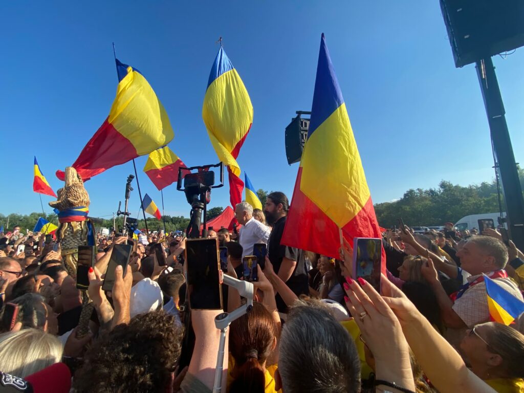 Călin Georgescu, la Târgul de la Călugăreni, mesaje pentru români: "Să rămâneți stăpâni pe munca voastră"/ "România va renaște"