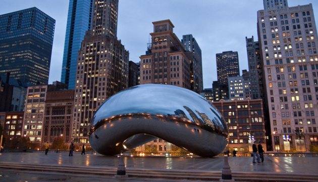 Ucrainenii din Chicago au organizat un protest simbolic pentru victimele războiului / Manifestanții s-au întins pe asfalt în memoria civililor uciși