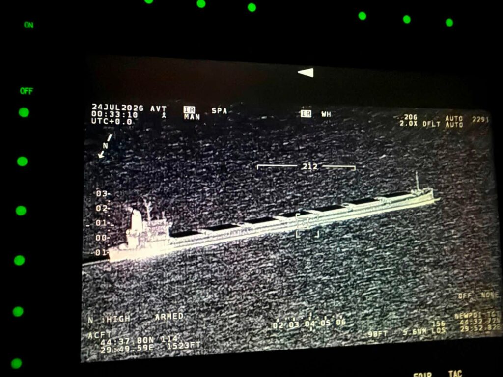 Navă comercială avariată în Marea Neagră, în apropiere de Sfântu Gheorghe. Autoritățile iau în calcul impactul cu o dronă maritimă sau o mină