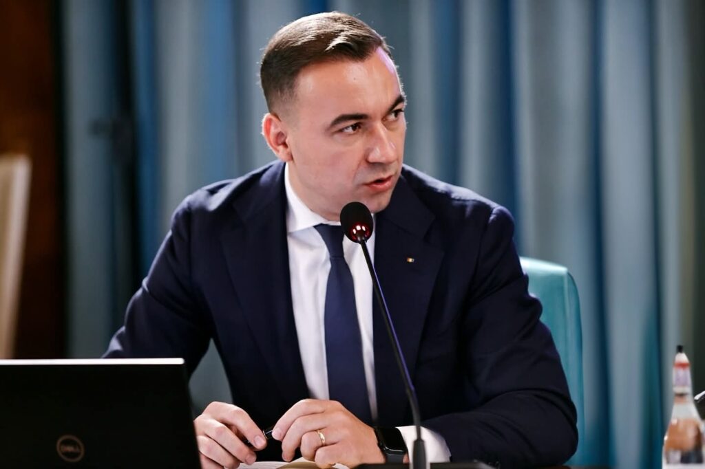 Parlamentul a votat proiectul privind declararea situației de criză în domeniul carburanților. Ivan: „Trebuie să ducă la o reducere a prețului final”