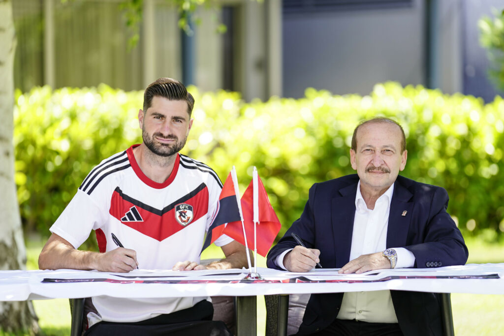 Campion cu Universitatea Craiova în sezonul trecut, fundașul Florin Ștefan semnează cu Gaziantep