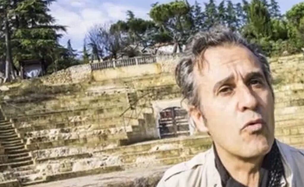 Italia: un bărbat a construit un „teatru antic” fals și a cerut până la 40 de euro pentru a fi vizitat. Cum a fost descoperită înșelătoria