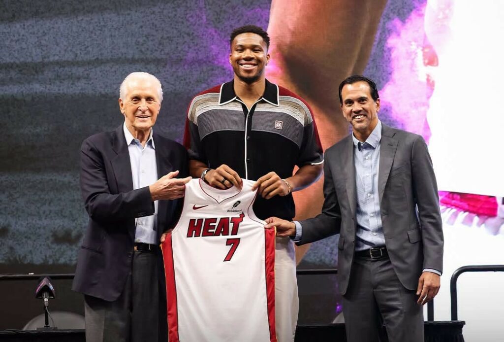 Starul grec din NBA Giannis Antetokounmpo, prezentat la Miami: Sunt motivat să câștig un nou titlu