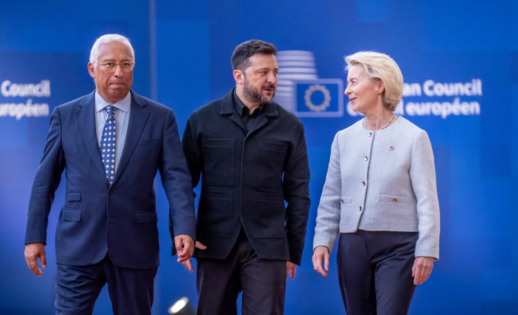 UE aprobă participarea Marii Britanii la împrumutul de 90 de miliarde de euro destinat Ucraine