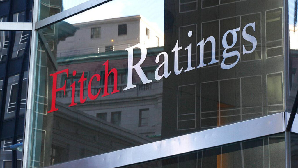 Surse: Agenția Fitch menține ratingul suveran al României "BBB minus" (BBB-) cu perspectivă negativă. România evită retrogradarea la "junk"