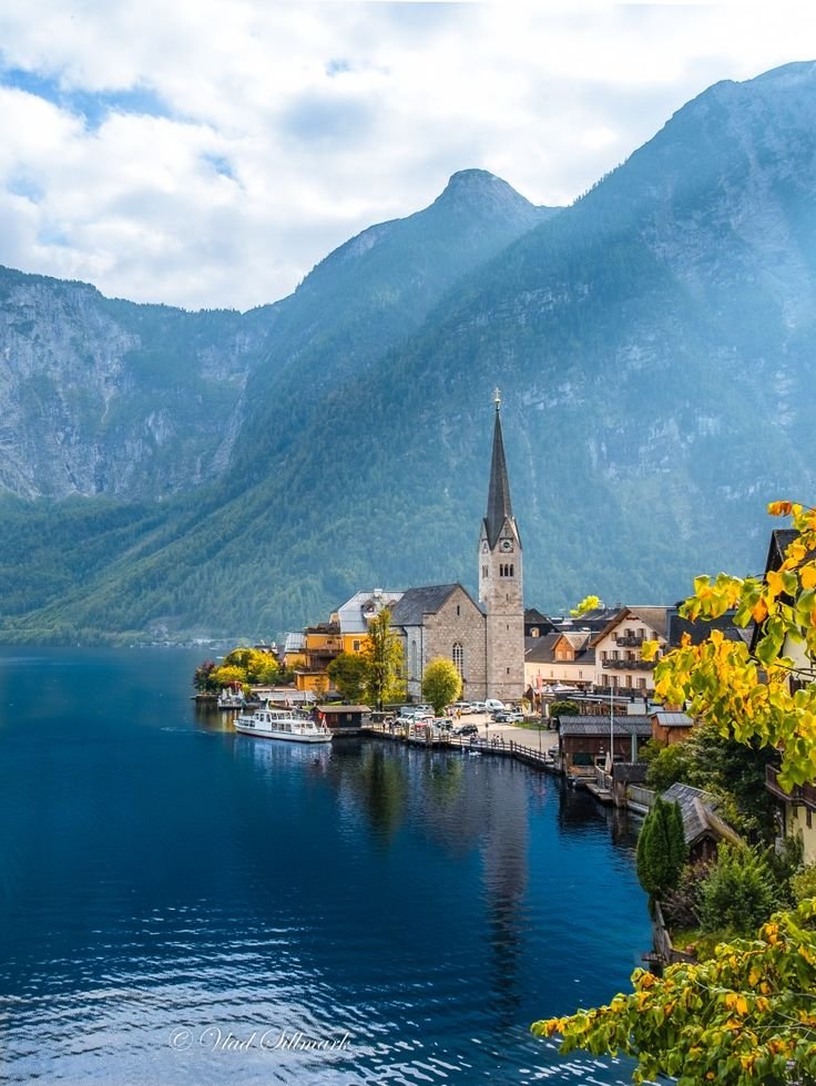 „Orașul visurilor” din Europa care cucerește turiștii vara. Ai și plajă, și istorie