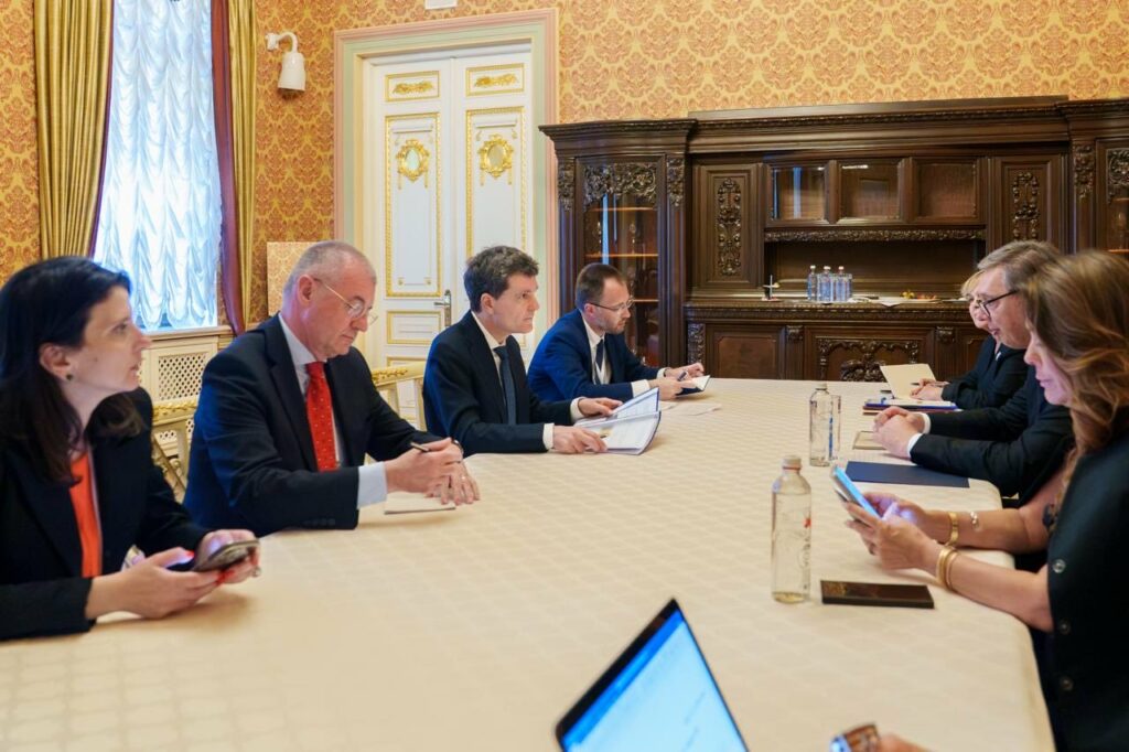 Nicușor Dan s-a întâlnit cu președintele Serbiei la Kiev: Vom continua proiectele de conectivitate și energie