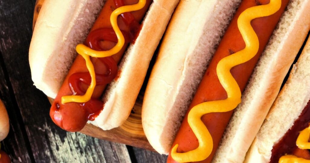 Cum a ajuns hot dog-ul la clasa întâi. Compania aeriană care transformă celebrul fast-food într-un preparat gourmet