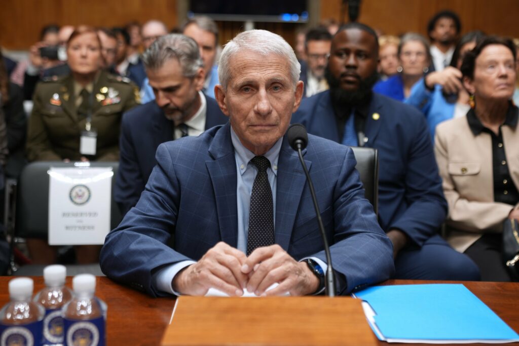 Anthony Fauci invocă al cincilea amendament pentru a evita întrebările Senatului privind pandemia de Covid