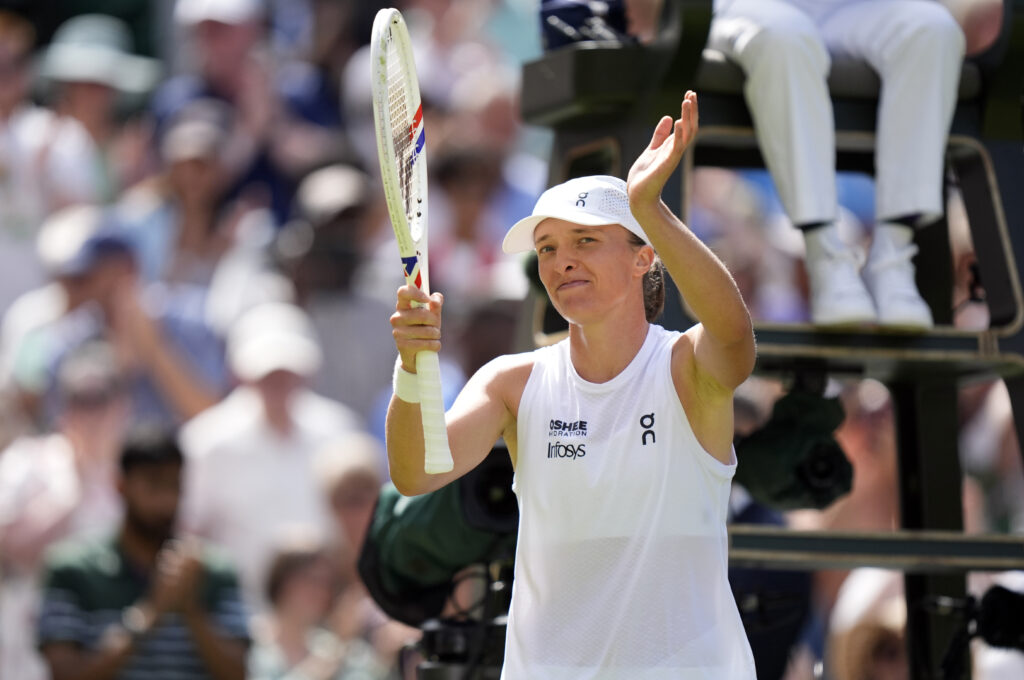 Wimbledon 2026: Iga Swiatek o învinge pe Pliskova și intră într-un club select al tenisului mondial