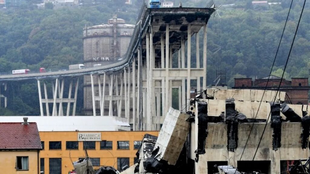 Verdict după tragedia podului din Genova: fostul șef al autostrăzilor din Italia, condamnat la 12 ani. Doi români au murit în dezastru