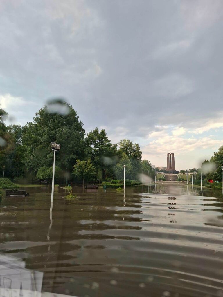 Soluțiile lui Ciucu pentru a preveni inundațiile în București: bazine de retenție sub două parcuri